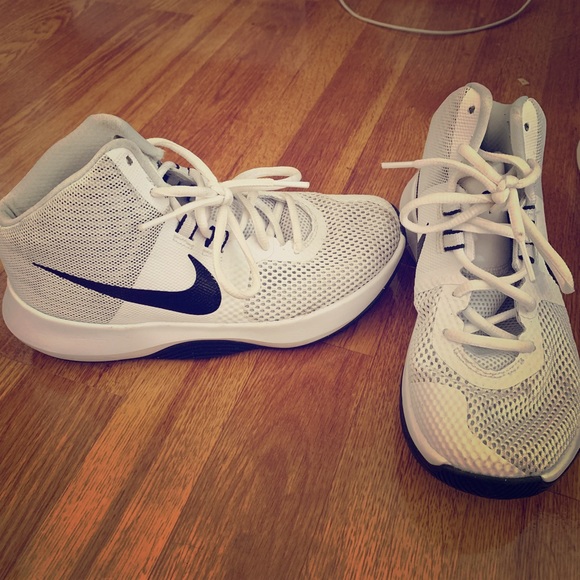 Nike Air Basketball Shoes - Picture 1 of 2